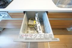 家事の時間が短縮できる食器洗浄乾燥機付。後片付けもラクラクです。