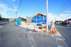 地（2025年9月）撮影。住人以外の車の進入も少なく、小さなお子様を持つご家庭にも安心です。