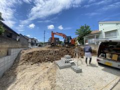駐車スペースはゆとりある6台分を確保。マイカー用に、お客さま用に、余裕を持ってご利用いただけます。