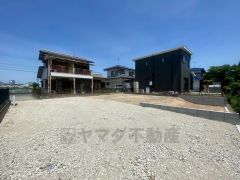 現地（2025年5月）撮影写真。 2025年8月完成予定。 同一ハウスメーカー物件内覧可能です。 お気軽にお問い合わせください＾＾
