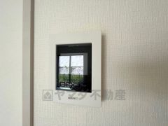 防犯性、セキュリティ対策に安心できるテレビモニター付きインターフォンです。セールスマン対策にもなり安心できます。