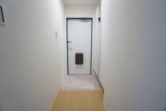 たっぷり収納できるシューズボックスです。家族全員の靴を収納して、玄関をキレイに保てそうです＾＾