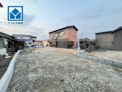 省エネ、安全性を実感できるオール電化住宅。スーパーやコンビニなども近く周辺環境充実。快適でゆとりのある生活空間で新生活を始めましょう^^
