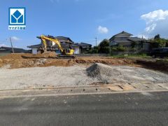 2号棟。穂波西中学校まで徒歩約14分（約1ｋｍ）。最新の設備で気持ちの良い新生活を送りませんか。