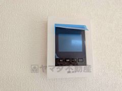 防犯性、セキュリティ対策に安心できるテレビモニター付きインターフォンです。セールスマン対策にもなり安心できます。