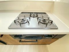 3口コンロなので、効率よくお料理が楽しめます。毎日のお料理も楽しくなりますね＾＾