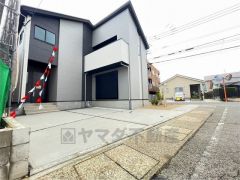 前面道路は東側約6.1～6.6ｍ。 幅広いためお車の離合もスムーズです＾＾ 西鉄天神大牟田線と西鉄太宰府線と鹿児島本線の3沿線利用可能。