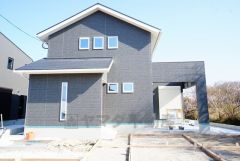 オール電化住宅。飯塚駅まで徒歩10分＾＾