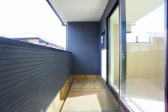 陽当たりの良いバルコニーです。お洗濯やお布団干しはもちろん、日光浴スペースにも。