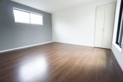 住む人のこだわりを活かす洋室＾＾日当たりがよく、寝室としての利用もおすすめ。広めのクローゼットもあり荷物もすっきり片付けれ、ゆとりのある暮らしが出来ます＾＾