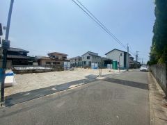 西鉄バス一 番田停まで徒歩2分。福岡空港駅まで一本。