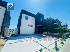 オール電化。敷地面積51坪＾＾2F洋室4部屋＾＾南面バルコニー。西鉄バス「大城二丁目第一」停まで徒歩5分＾＾コンビニまで徒歩6分。イオン乙金ショッピングセンターまで徒歩12分。車で4分（1.1ｋｍ） 