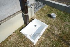 あると便利な外水栓。ガーデニングに、洗車に、泥遊びやペットの散歩の後に。