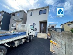 ＪＲ鹿児島本線「水城」駅徒歩5分。西鉄バス「特別史跡水城跡西門前」停徒歩4分＾＾