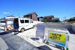 カースペースは並列3台＾＾ ご夫婦で1台ずつとご友人や急な来客があっても安心です＾＾