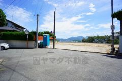 敷地面積広々57坪。スーパー徒歩9分。コンビニ・ドラックストア徒歩12分。