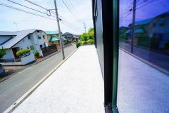 ガーデニングが趣味の方に嬉しい南向きの庭付きで、作業に没頭できそうですね＾＾