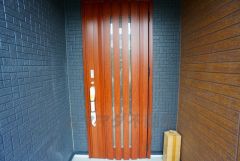 ブラウントーンの玄関扉＾＾外壁とマッチングしていてかっこいいですね＾＾家の顔となる玄関扉がかっこいいと、たくさんの人を招き入れたくなりますね＾＾