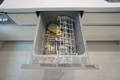 家事の時間が短縮できる食器洗浄乾燥機付。後片付けもラクラクです。