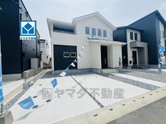並列駐車2台。前面道路は6ｍと駐車がスムーズ＾＾西鉄バス「佐谷」停まで徒歩4分。コンビニまで徒歩12分。
