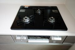 同仕様写真。3口コンロなので、効率よくお料理が楽しめます。毎日のお料理も楽しくなりますね＾＾