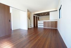 家族が集まる開放的なリビング。約116.6帖の大空間で毎日のお食事が楽しみです＾＾思い思いの時間を過ごしたり、家族みんなで食事をしたり、素敵な団らんの場になりますね。