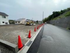 駐車スペースはゆとりある2台分を確保。マイカー用に、お客さま用に、余裕を持ってご利用いただけます。