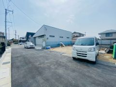 前面道路は東側に5ｍ。 スーパー・コンビニまで徒歩7分圏内＾＾ ＪＲ篠栗線「篠栗」駅まで徒歩4分のイコバス「久山」停で乗車16分＾＾