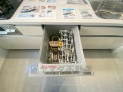 家事の時間が短縮できる食器洗浄乾燥機付。後片付けもラクラクです。