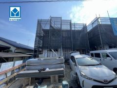 門松駅まで自転車で約9分。1.4ｋｍスーパーコンビニまで徒歩4分。敷地面積広々54坪。