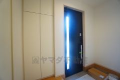 たっぷり収納できるシューズボックスです。家族全員の靴がきれいに整頓できます。