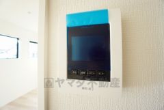 防犯性、セキュリティ対策に安心できるテレビモニター付きインターフォンです。セールスマン対策にもなり安心できます。