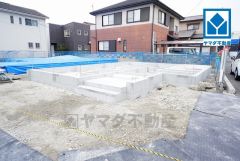 イオン福岡店まで車で約6分（1.9ｋｍ）ショッピングや映画鑑賞などを楽しめます＾＾コンビニ・スーパー・ドラッグストアまで徒歩10分圏内。周辺環境充実＾＾