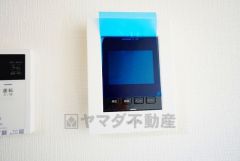 防犯性、セキュリティ対策に安心できるテレビモニター付きインターフォンです。セールスマン対策にもなり安心できます。