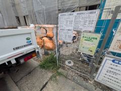 駐車スペースはゆとりある3台分を確保。マイカー用に、お客さま用に、余裕を持ってご利用いただけます。