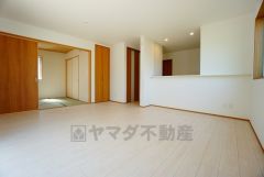 同仕様写真。カウンターキッチンに なっているので、 会話が弾み、ぐっと家族の距離が縮まります。