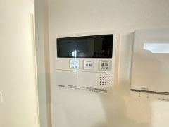 おいだき機能つきなのでお風呂に入る時間が異なるご家庭には嬉しいですね。ボタン一つで快適で便利な生活が＾＾