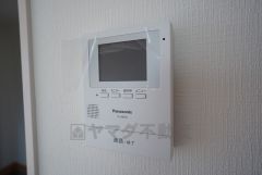 防犯性、セキュリティ対策に安心できるテレビモニター付きインターフォンです。セールスマン対策にもなり安心できます。