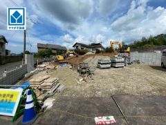 JR篠栗駅まで自転車で約8分＾＾（1.2ｋｍ）小中学校まで徒歩10分。