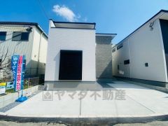駐車2台（内1台軽自動車）ご夫婦で1台ずつ所有出来ます＾＾ 須惠スマートICまで車で約4分（1.0ｋｍ）