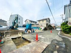 前面道路は6ｍと広く駐車がスムーズにできます＾＾