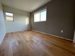 住む人のこだわりを活かす洋室＾＾日当たりがよく、寝室としての利用もおすすめ。広めのクローゼットもあり荷物もすっきり片付けれ、ゆとりのある暮らしが出来ます＾＾