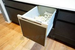 家事の時間が短縮できる食器洗浄乾燥機付。後片付けもラクラクです。