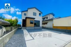 敷地面積広々55坪以上。並列駐車2台とOP1台。西鉄バス大野南小学校前停徒歩3分＾＾