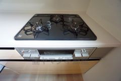 3口コンロなので、効率よく調理ができます。毎日のお料理が楽しくなりますね。