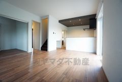 家族が集まる開放的なリビング。毎日のお食事が楽しみです＾＾思い思いの時間を過ごしたり、家族みんなで食事をしたり、素敵な団らんの場になりますね。