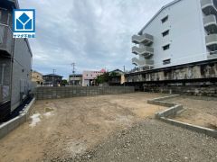 4号棟。大利小学校まで徒歩約4分（約260ｍ）。お気に入りの家具とインテリアでステキな部屋を作りましょう。