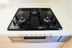同仕様写真。3口コンロなので、効率よくお料理が楽しめます。毎日のお料理も楽しくなりますね＾＾