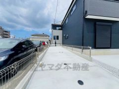 コンビニ徒歩5分。スーパー徒歩3分＾＾お買い物が便利な立地。