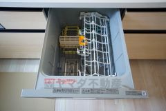 家事の時間が短縮できる食器洗浄乾燥機付。後片付けもラクラクです。